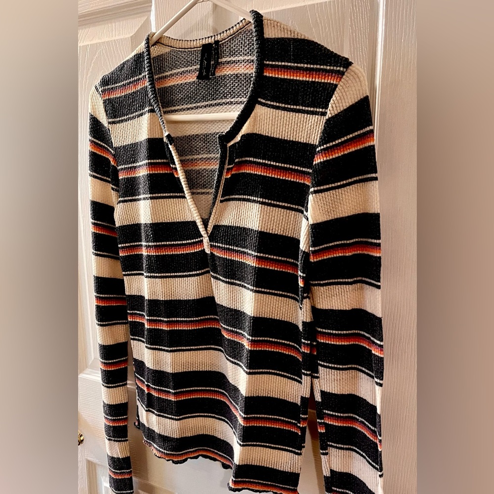 Urban Outfitters Long Sleeve Ribbed Shirt; Size:
Medium; Color: Striped
